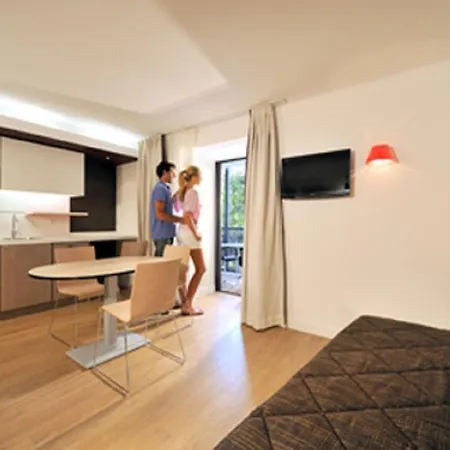 Resideal Premium Aparthotel Cannes