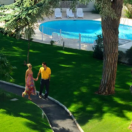 Resideal Premium Lägenhetshotell 4*